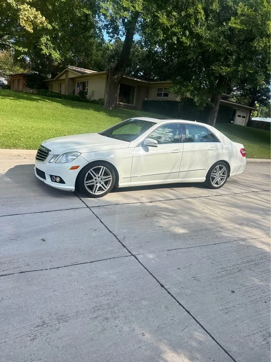 2010 Mercedes-Benz W212 E-Class - Image 3 of 19