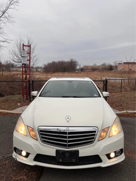 2010 Mercedes-Benz W212 E-Class - Image 3 of 11