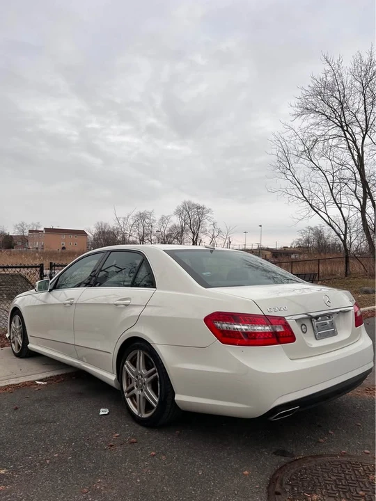 2010 Mercedes-Benz W212 E-Class - Image 4 of 11