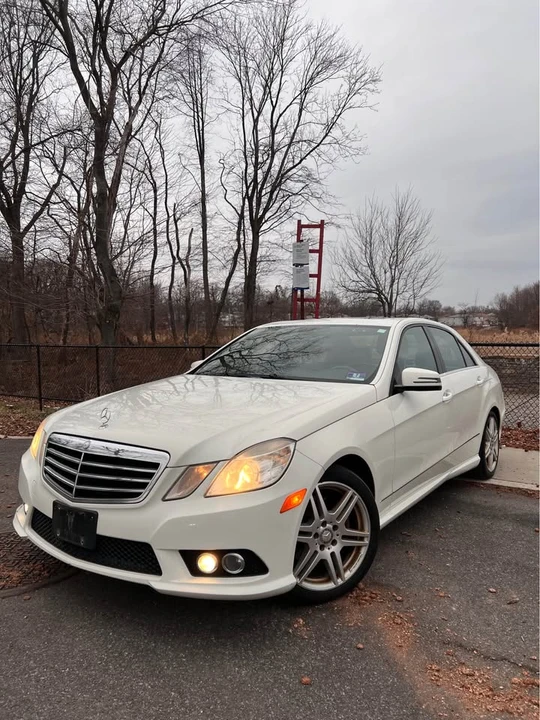 2010 Mercedes-Benz W212 E-Class - Image 2 of 11