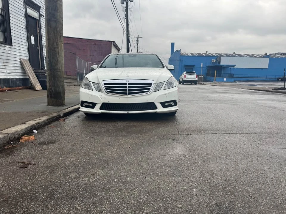 2010 Mercedes-Benz W212 E-Class - Image 2 of 12