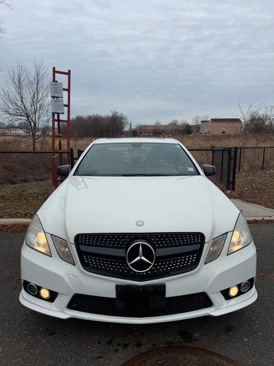 2010 Mercedes-Benz W212 E-Class - Image 2 of 10