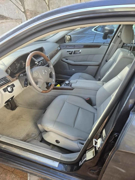 2010 Mercedes-Benz W212 E-Class - Image 3 of 8