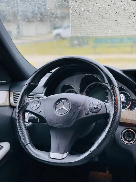 2010 Mercedes-Benz W212 E-Class - Image 10 of 21