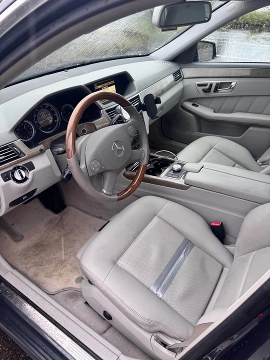 2010 Mercedes-Benz W212 E-Class - Image 12 of 16