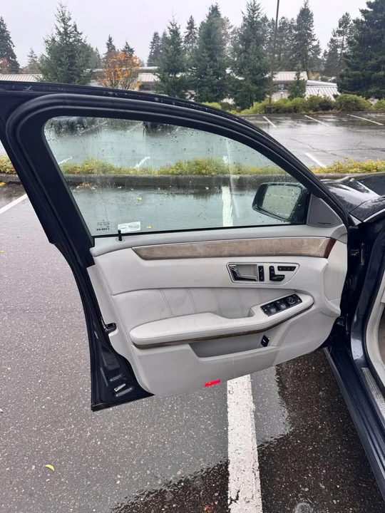 2010 Mercedes-Benz W212 E-Class - Image 10 of 16
