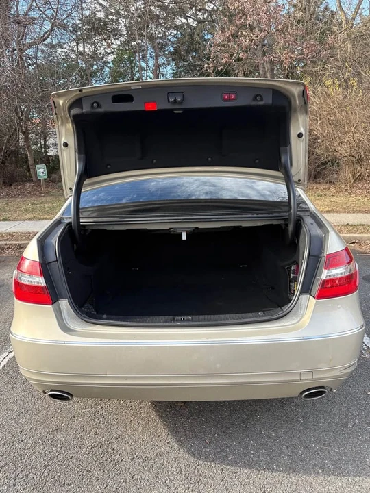 2010 Mercedes-Benz W212 E-Class - Image 9 of 14