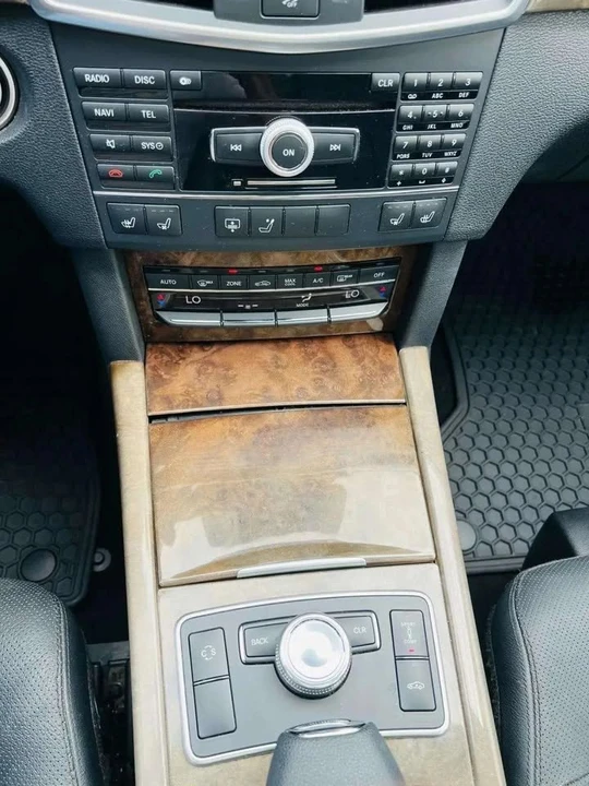 2010 Mercedes-Benz W212 E-Class - Image 16 of 19