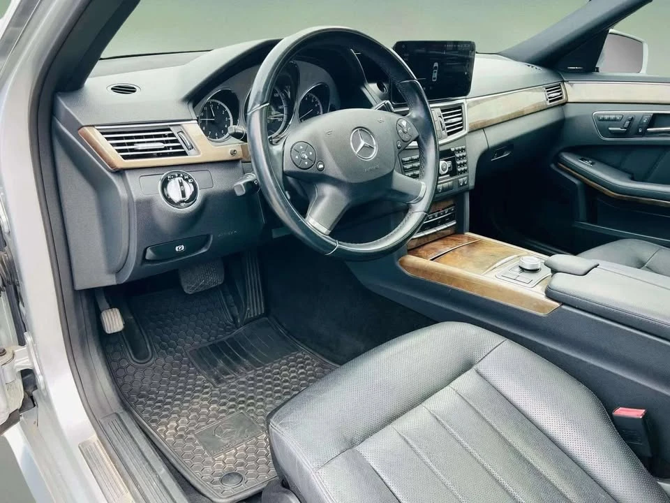 2010 Mercedes-Benz W212 E-Class - Image 7 of 19