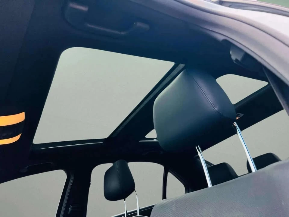 2010 Mercedes-Benz W212 E-Class - Image 8 of 19