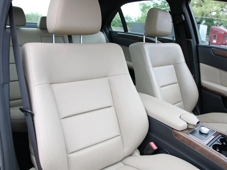2010 Mercedes-Benz W212 E-Class - Image 19 of 20