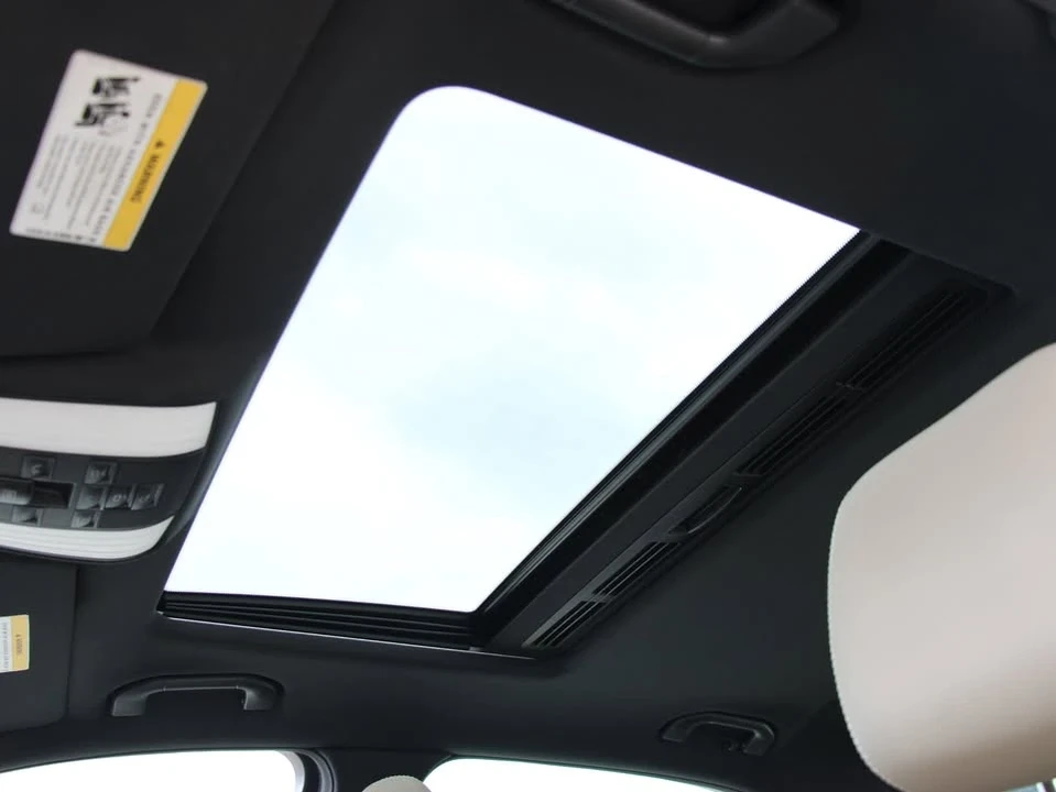 2010 Mercedes-Benz W212 E-Class - Image 11 of 20