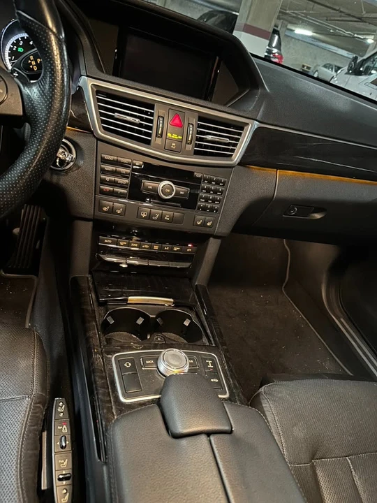 2010 Mercedes-Benz W212 E-Class - Image 12 of 14