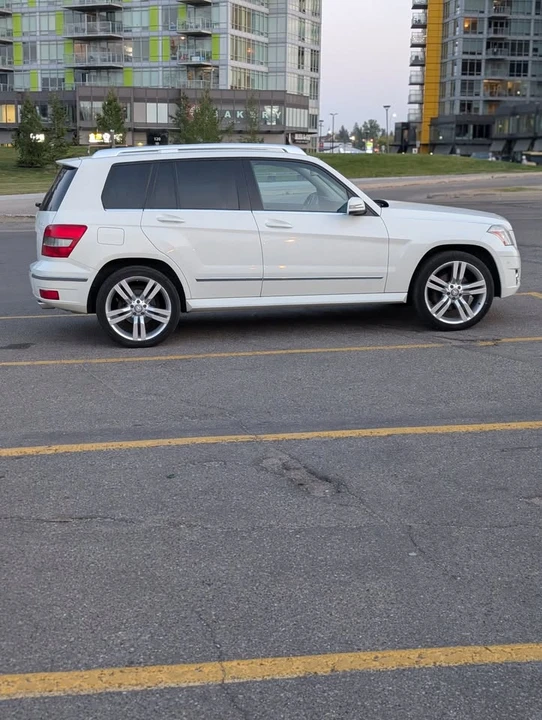 2010 Mercedes-Benz GLK-Class - Image 2 of 9