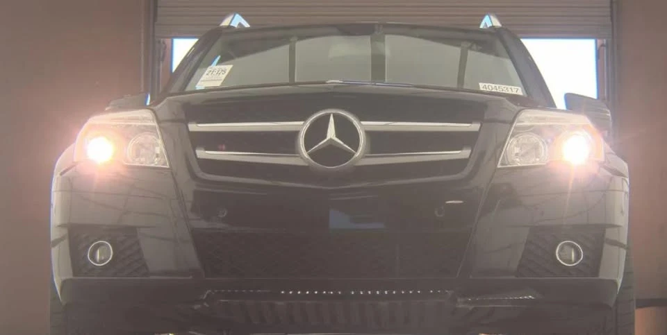 2010 Mercedes-Benz GLK-Class - Image 2 of 11