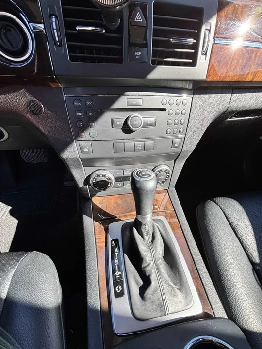 2010 Mercedes-Benz GLK-Class - Image 9 of 20