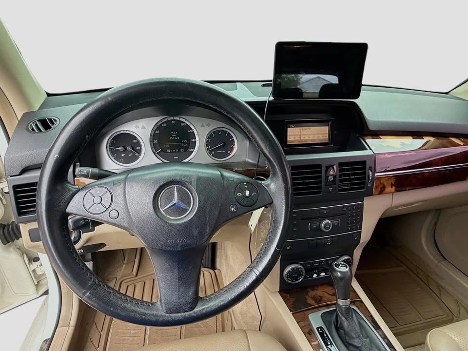2010 Mercedes-Benz GLK-Class - Image 8 of 14