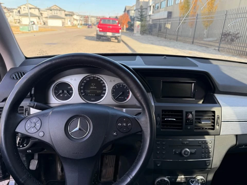2010 Mercedes-Benz GLK-Class - Image 9 of 10