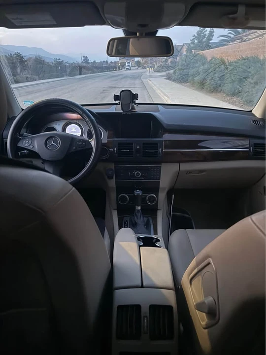 2010 Mercedes-Benz GLK-Class - Image 9 of 10
