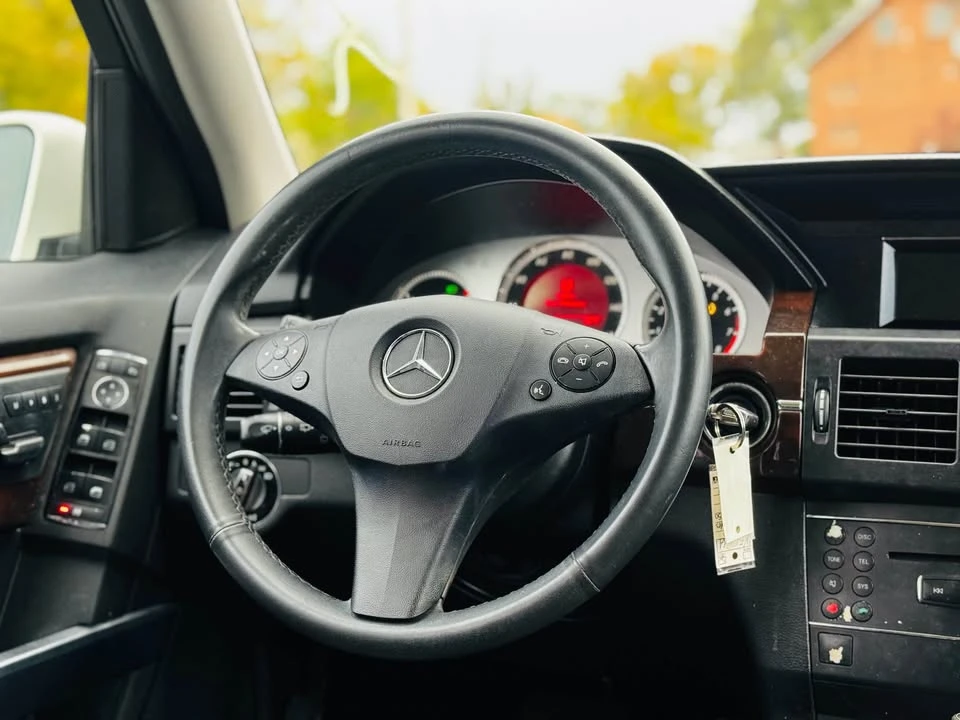 2010 Mercedes-Benz GLK-Class - Image 11 of 14