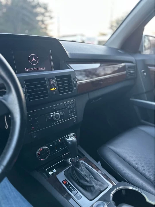 2010 Mercedes-Benz GLK-Class - Image 9 of 10