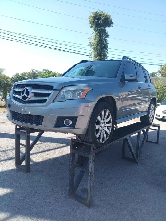 2010 Mercedes-Benz GLK-Class - Image 2 of 5