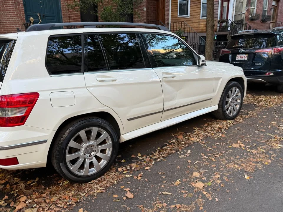 2010 Mercedes-Benz GLK-Class - Image 8 of 17