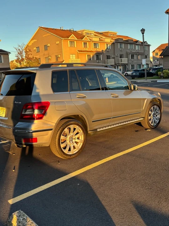 2010 Mercedes-Benz GLK-Class - Image 3 of 10