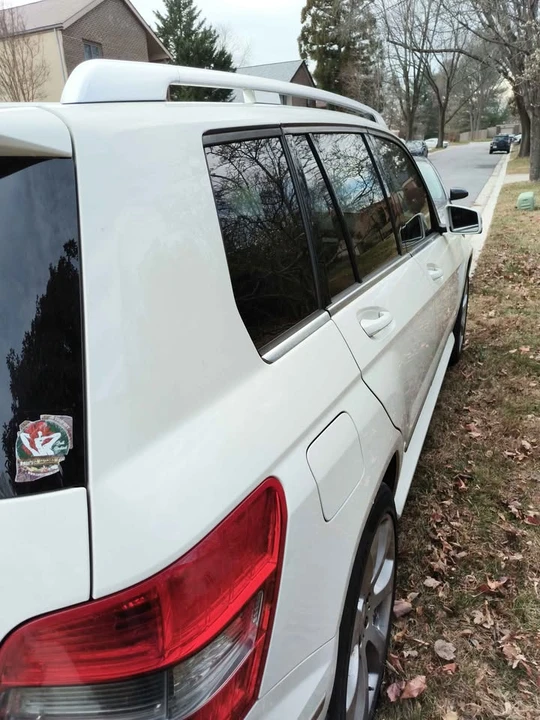 2010 Mercedes-Benz GLK-Class - Image 5 of 11