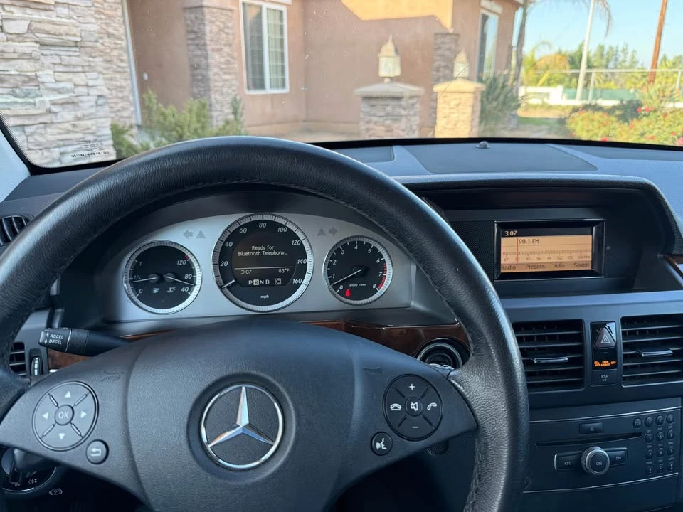 2010 Mercedes-Benz GLK-Class - Image 2 of 15