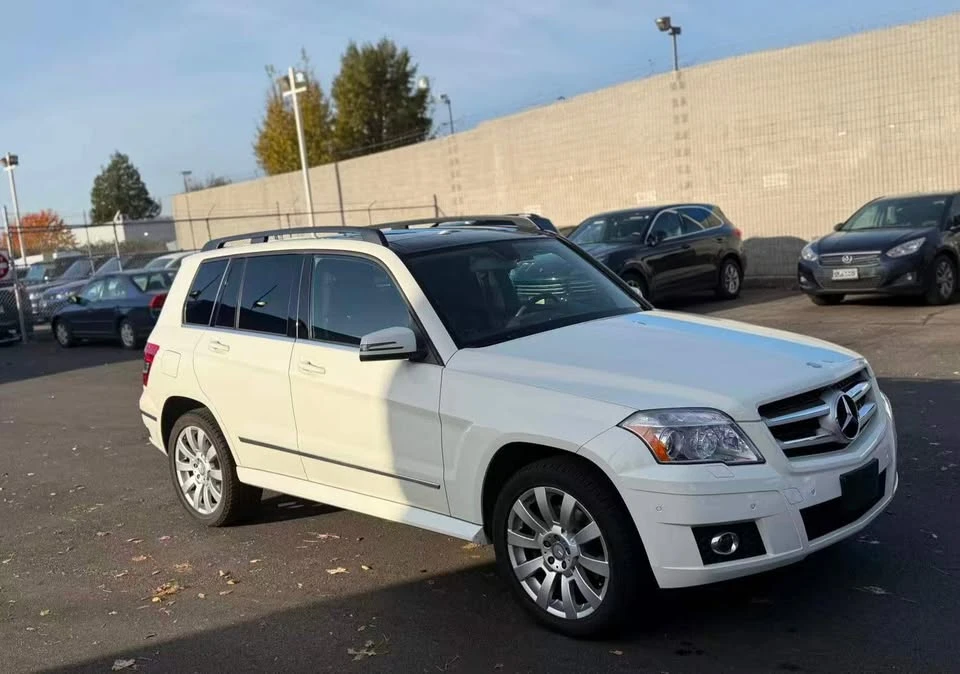 2010 Mercedes-Benz GLK-Class - Image 2 of 9