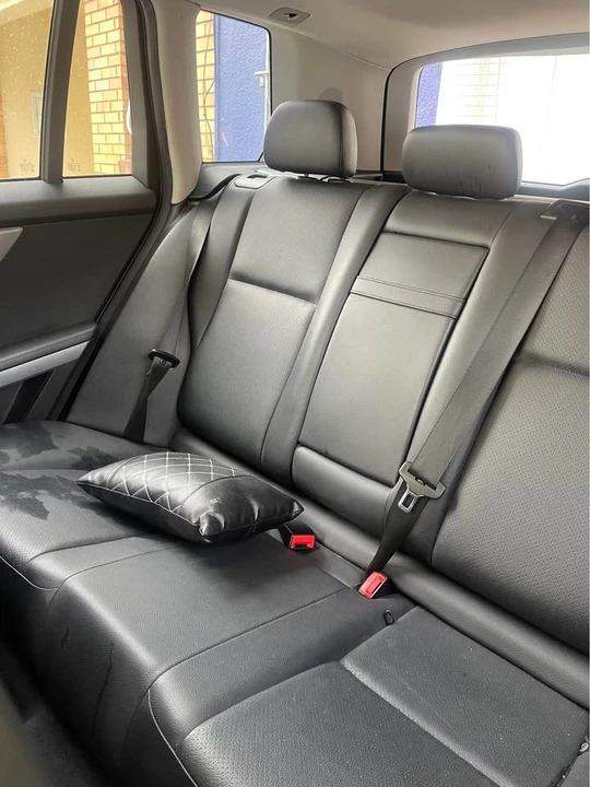 2010 Mercedes-Benz GLK-Class - Image 2 of 3