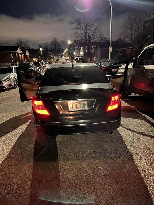 2010 Mercedes-Benz - Image 6 of 7