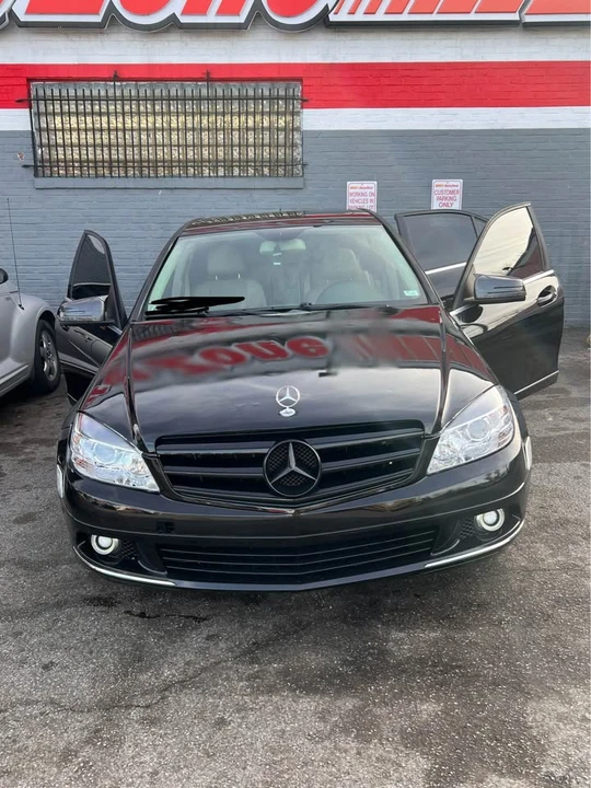2010 Mercedes-Benz - Image 3 of 7