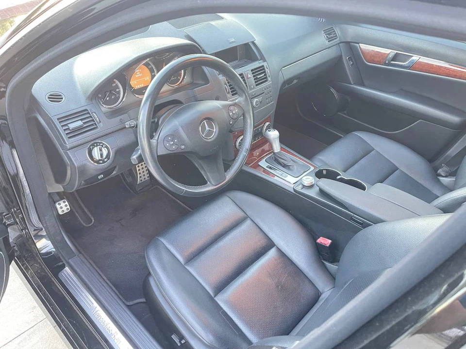 2010 Mercedes-Benz W204 C-Class - Image 9 of 15