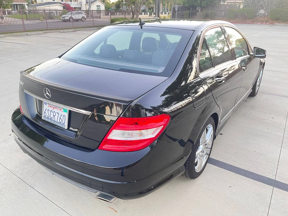 2010 Mercedes-Benz W204 C-Class - Image 5 of 15