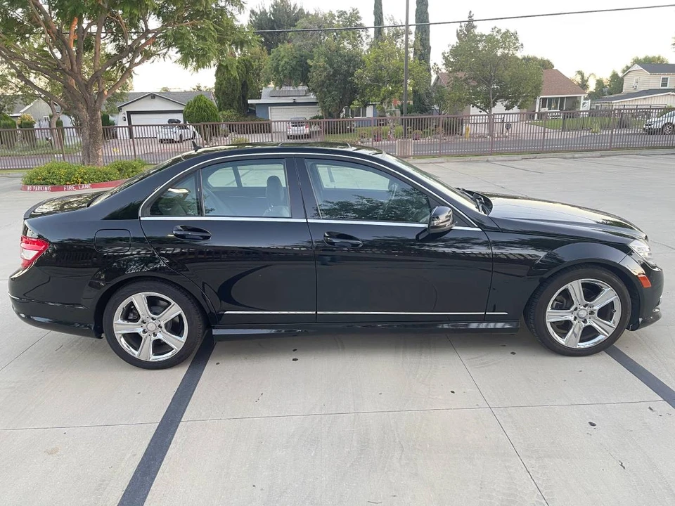 2010 Mercedes-Benz W204 C-Class - Image 6 of 15