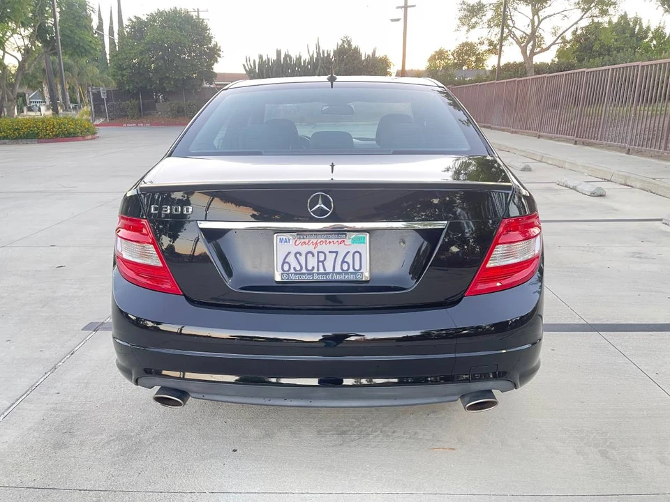 2010 Mercedes-Benz W204 C-Class - Image 4 of 15