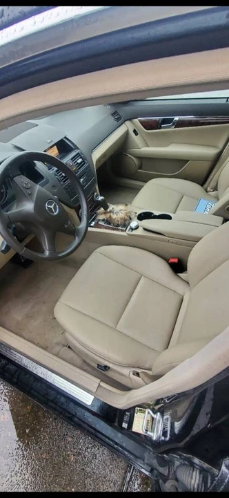 2010 Mercedes-Benz W204 C-Class - Image 7 of 10