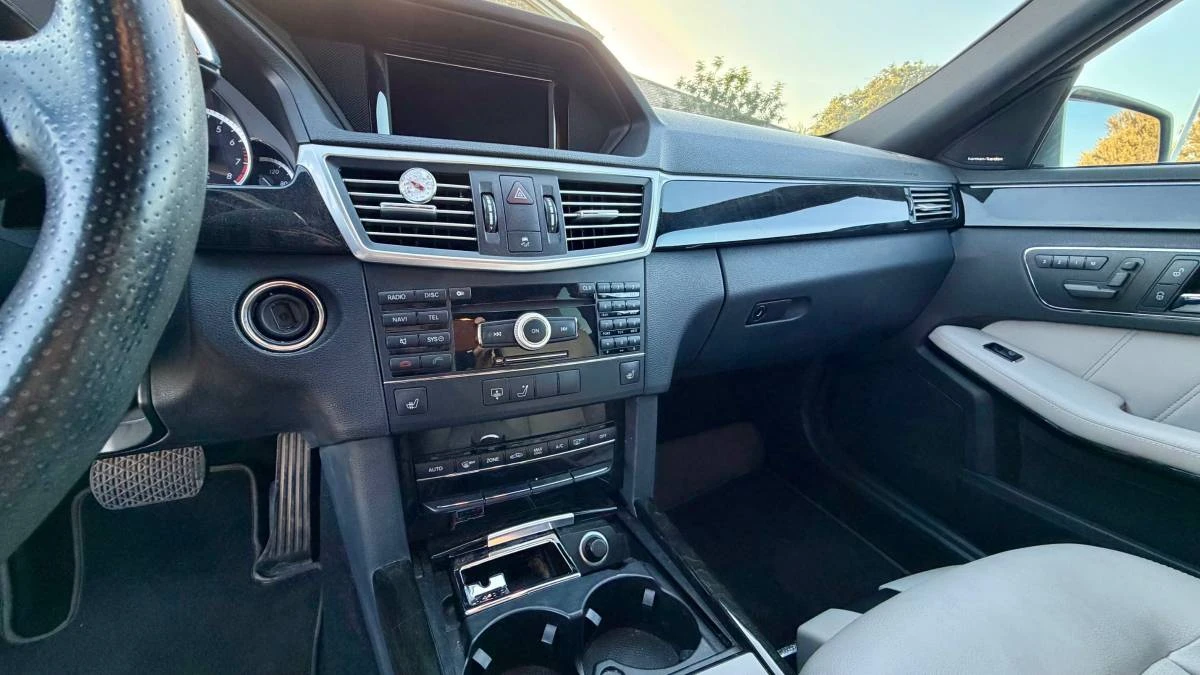 2010 Mercedes-Benz W212 E-Class - Image 23 of 24