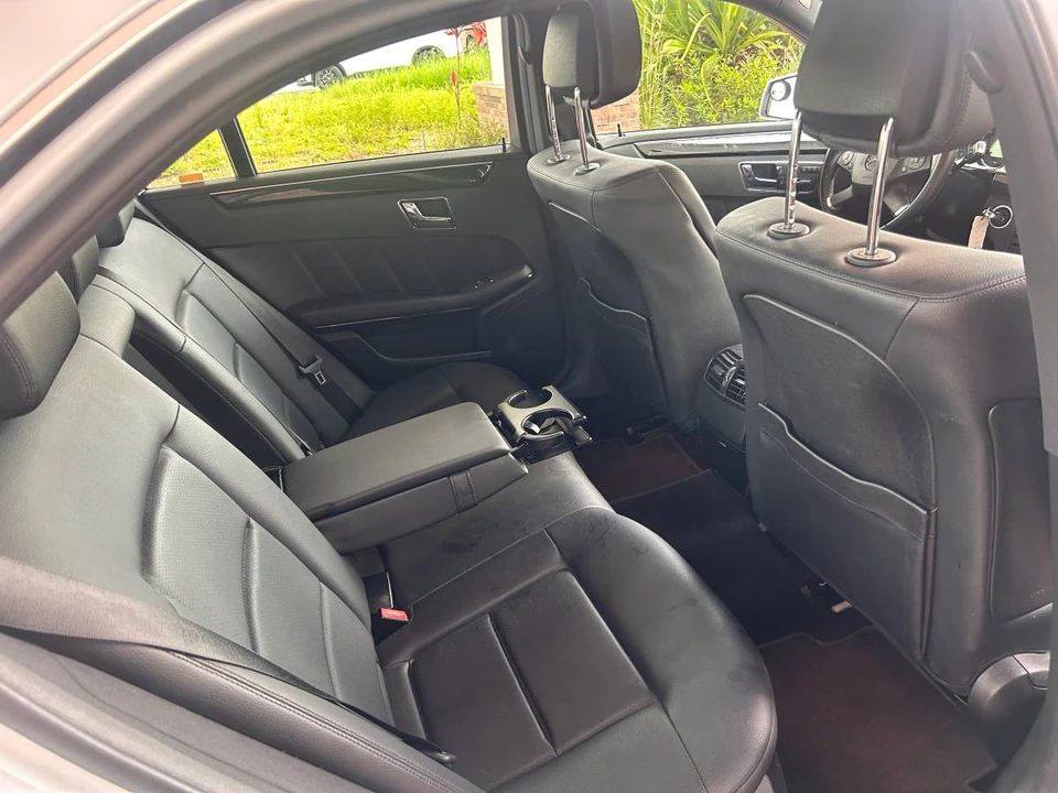 2010 Mercedes-Benz W212 E-Class - Image 15 of 24