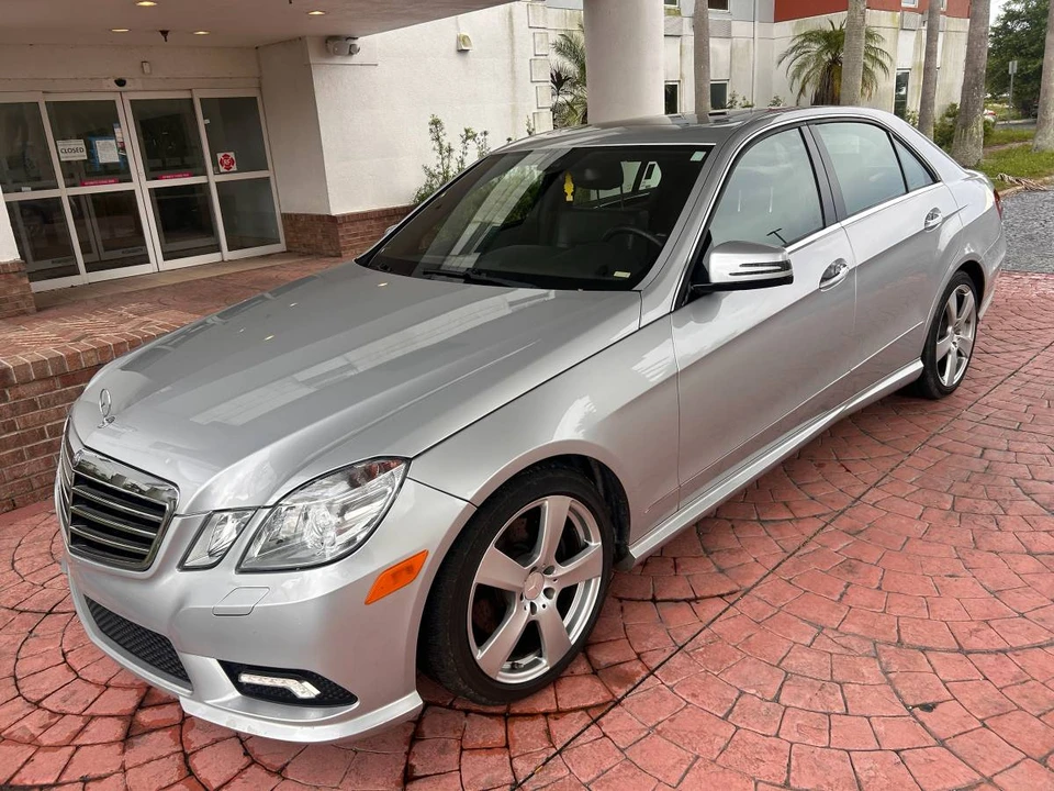 2010 Mercedes-Benz W212 E-Class - Image 3 of 24