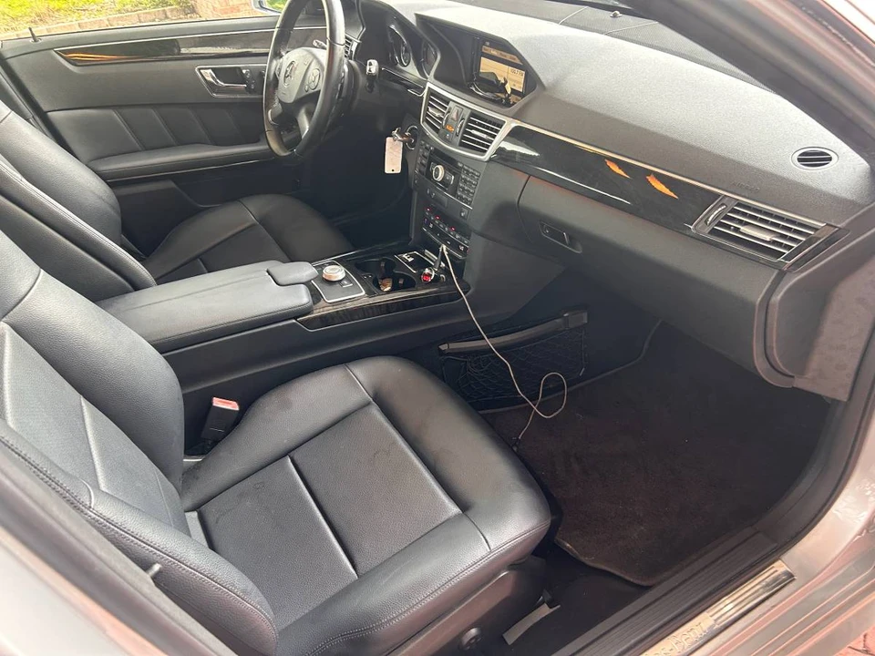 2010 Mercedes-Benz W212 E-Class - Image 9 of 24