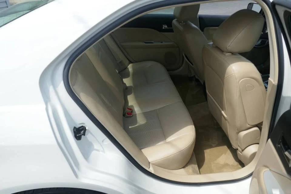 2010 Mercury - Image 14 of 18
