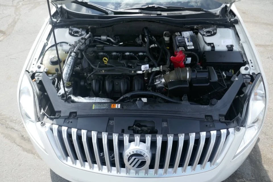 2010 Mercury - Image 17 of 18