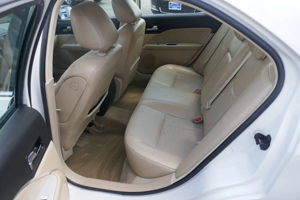 2010 Mercury - Image 12 of 18