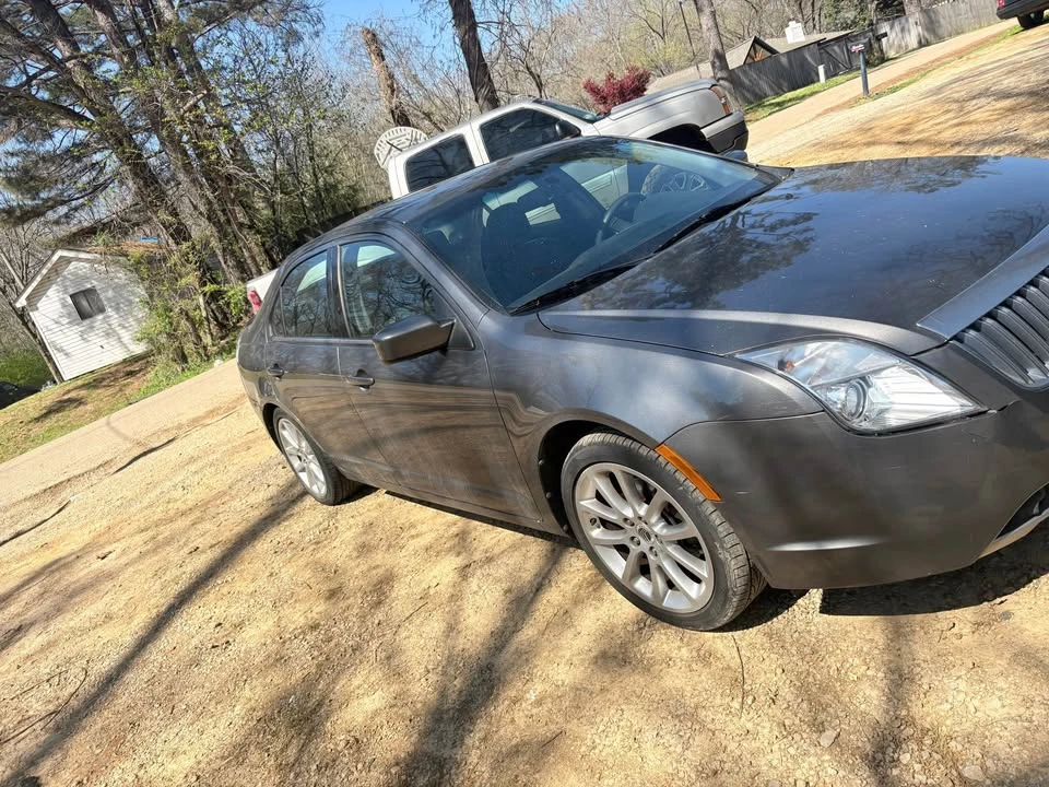 2010 Mercury - Image 3 of 5