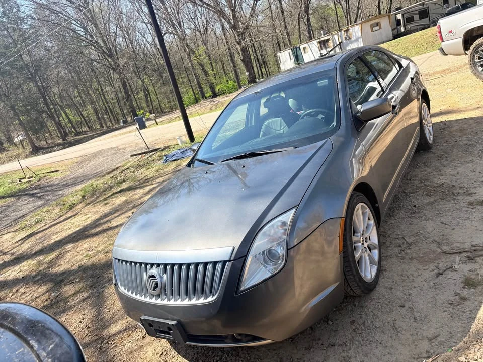 2010 Mercury - Image 2 of 5