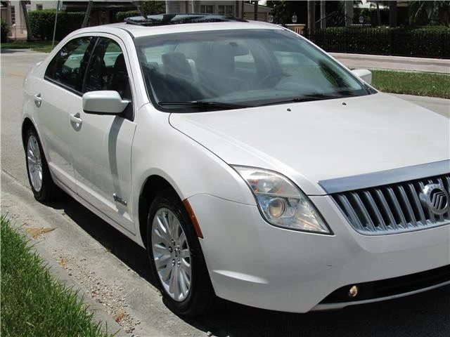 2010 Mercury - Image 10 of 12