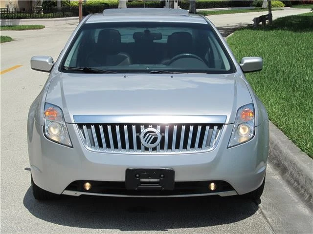 2010 Mercury - Image 11 of 12
